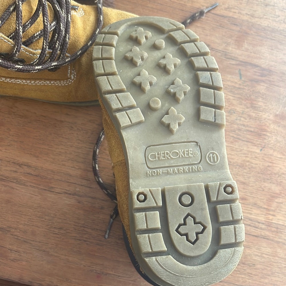 Size 11 Cherokee waterproof boots